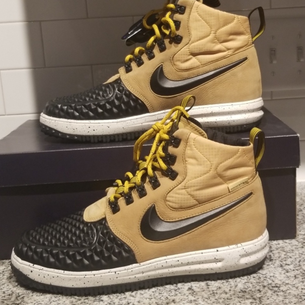 Nike mens boots lf1